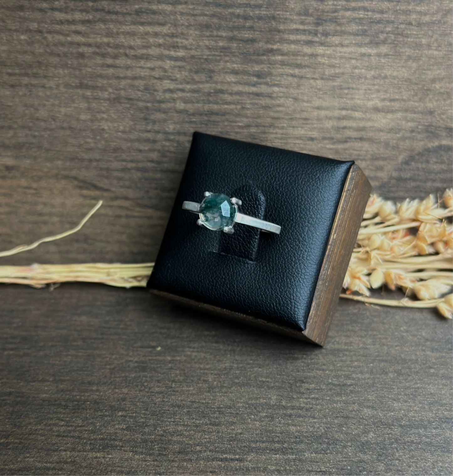 Moss Agate Round Ring (size 7)