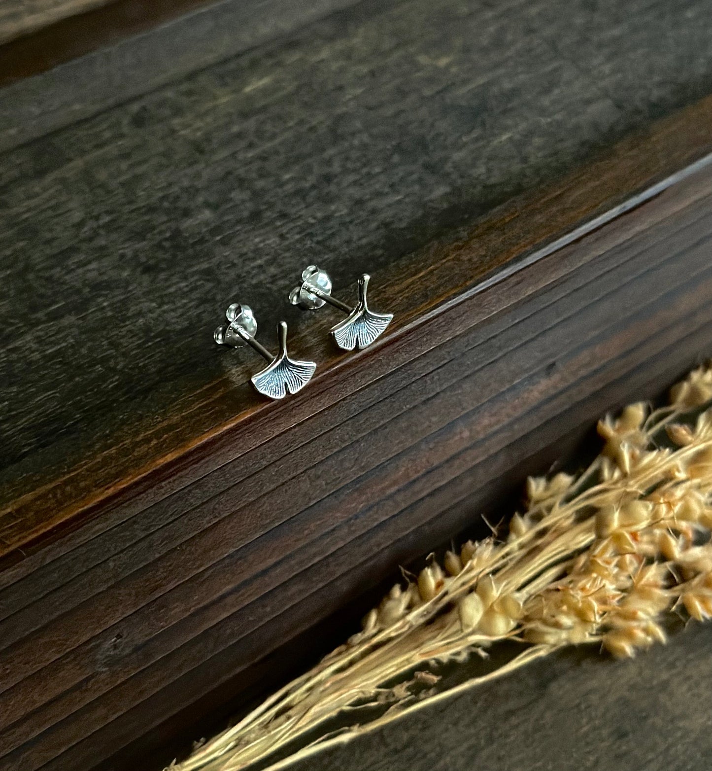 Gingko Biloba Stud Earrings (Silver)