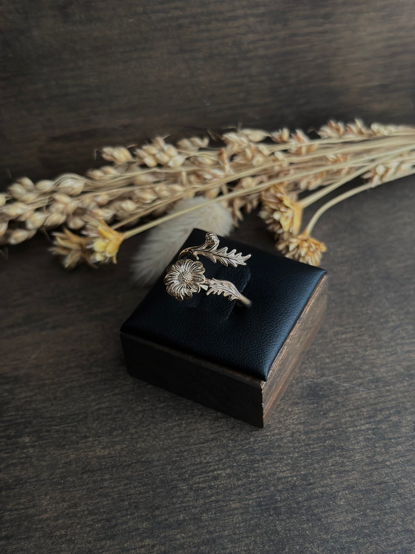 Daisy Ring (Bronze)