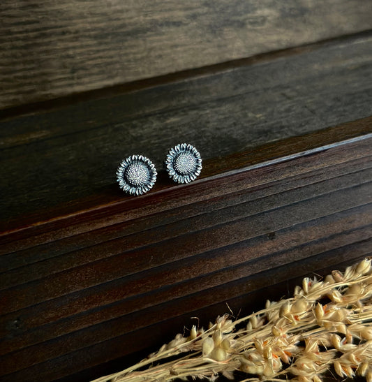 Sunflower Stud Earrings (Silver)