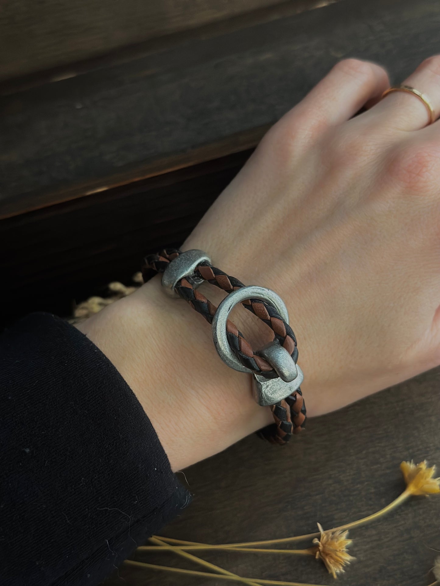 Leather Loop Bracelet 002