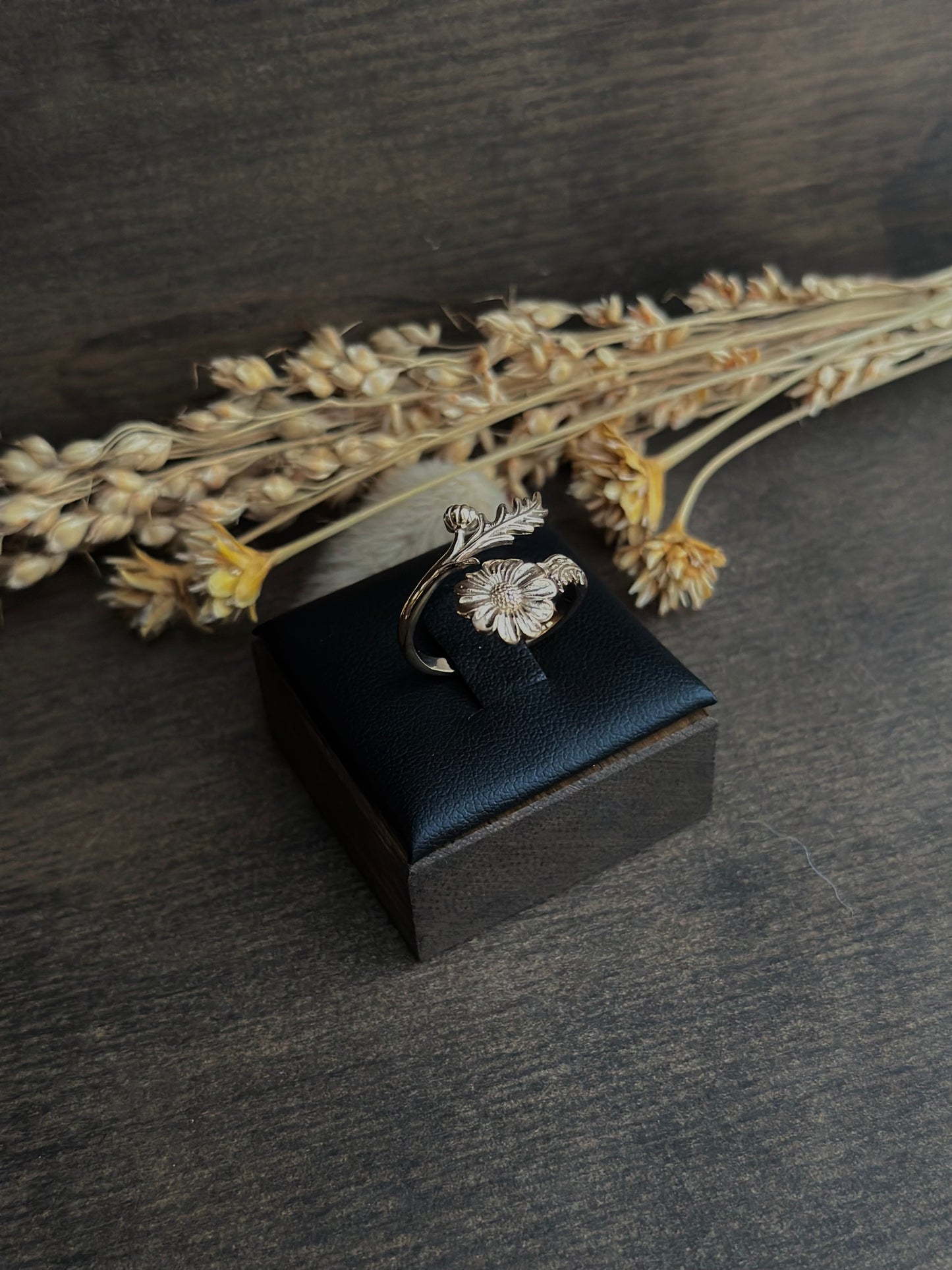 Daisy Ring (Bronze)