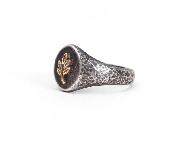 Yellow Gold Leaf Signet Ring - Size 6